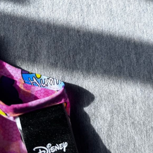 S/XS Winnie the Pooh pink scrub top never worn brand new - Picture 3 of 3